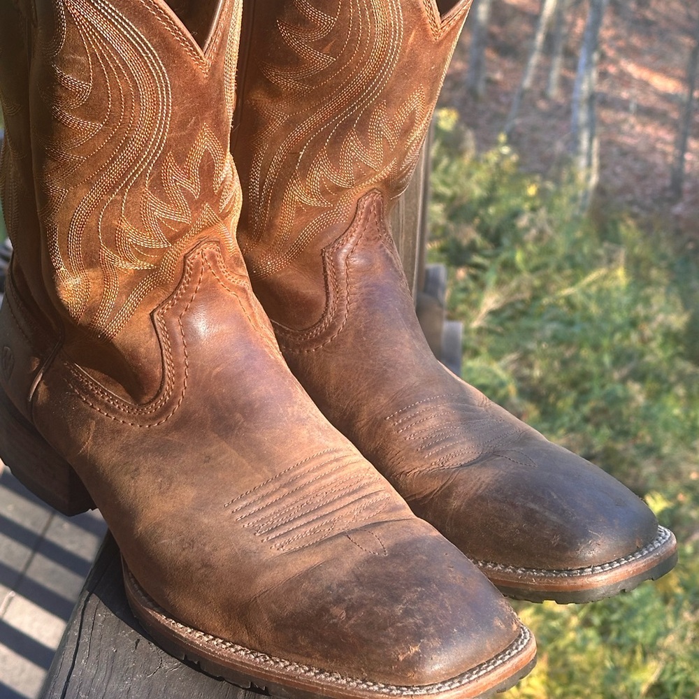 Ariat Distressed Brown Western Boots